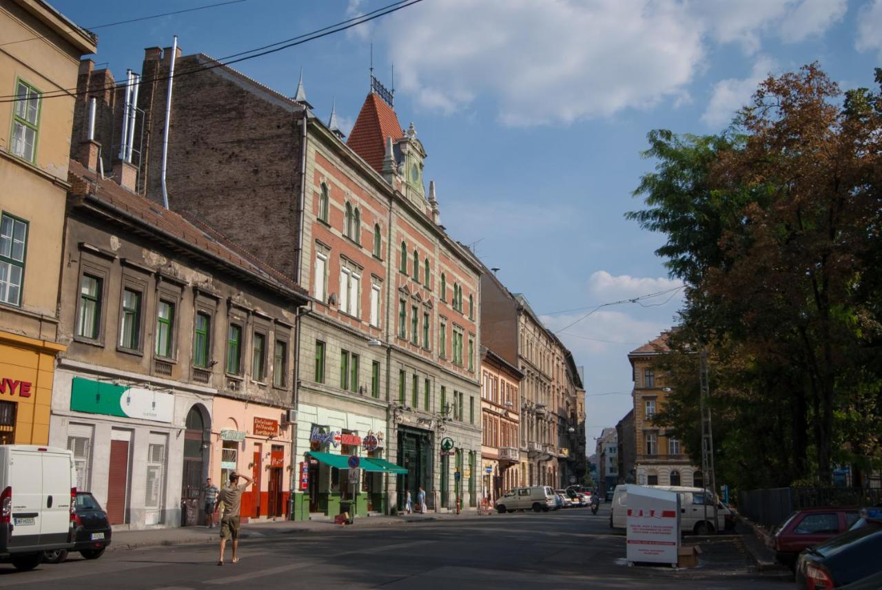 Economy Rooms And Apartments Budapest Exterior foto